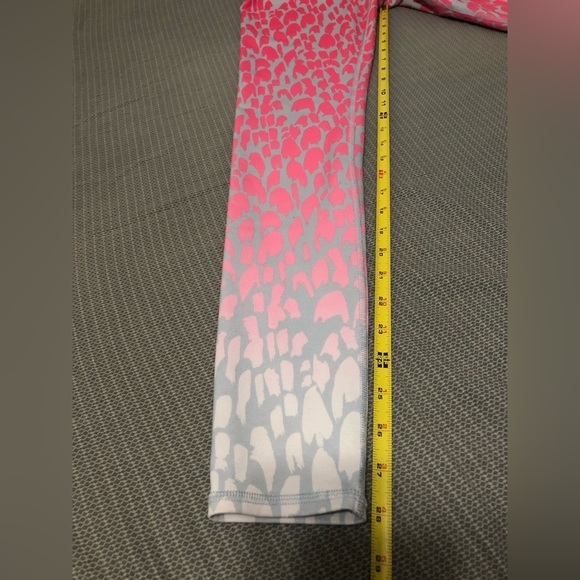 ALO yoga Pink Airbrush Ombré Leggings Performance Mid Rise Full Length 28” Small - Picture 7 of 7